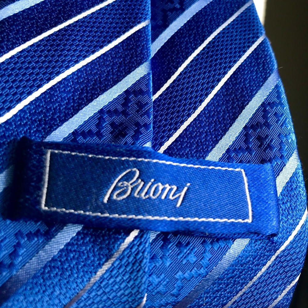Brioni ROYAL Handmade 100% Silk Tie
